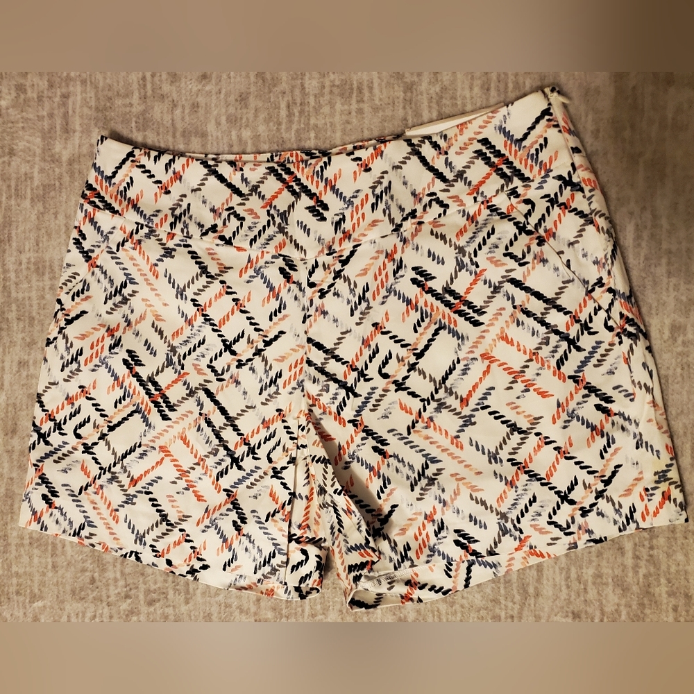 MULTIPLE Banana Republic shorts. New with tags. Size 4 & 6